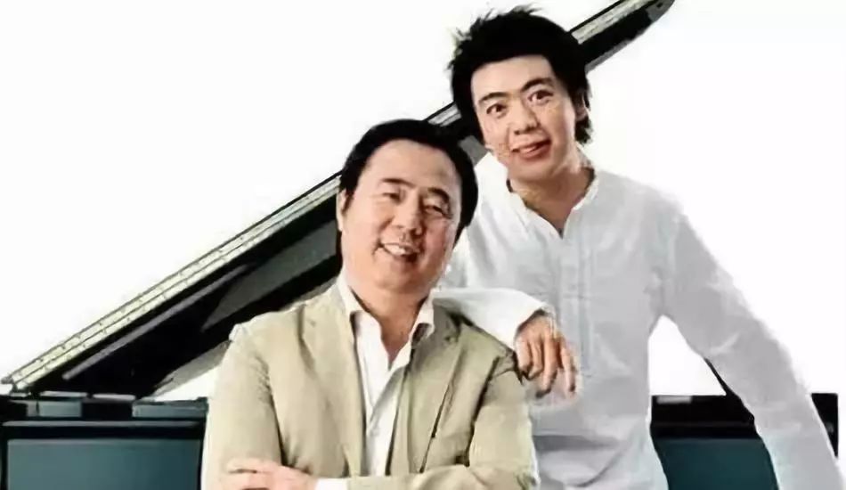 郎朗和他父亲访谈(郎朗当爸爸称变化极大)