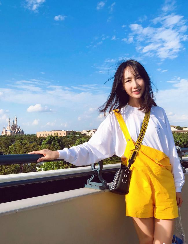 雷佳音和老婆吵架(演员雷佳音的老婆照片)