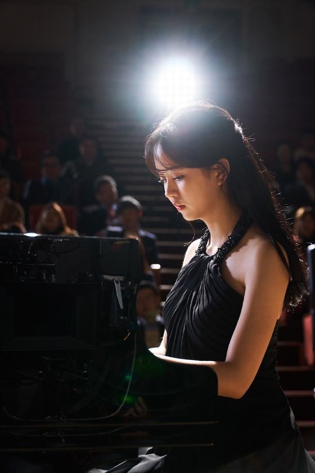 金所炫当你沉睡时穿搭(金所炫发挥女人本色)