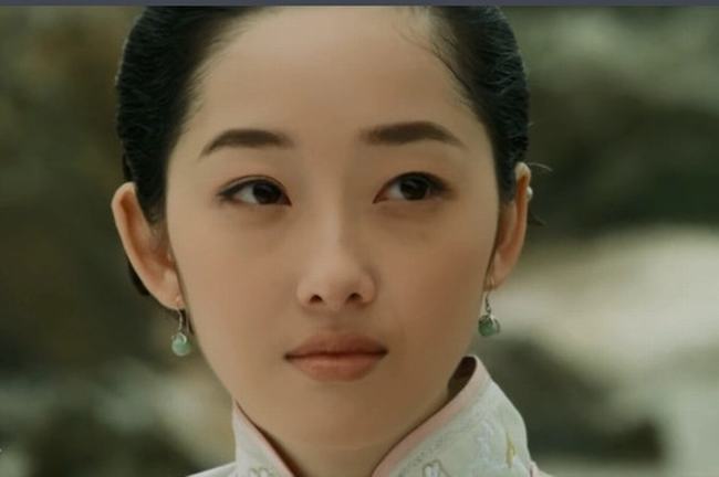 蒋梦婕戴黑色口罩照片(蒋梦婕的胸口有痣吗)