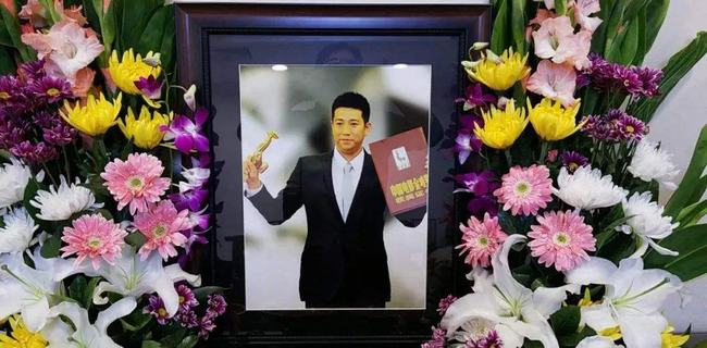 蒋勤勤悼念初恋李大为反被骂惨(蒋勤勤悼念李大为视频)