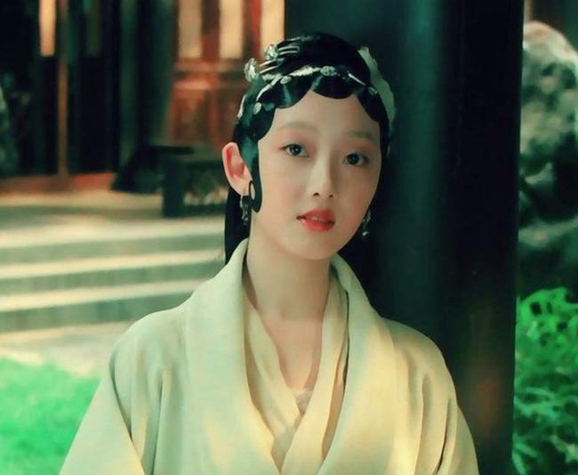 蒋梦婕穿皮裙图片(蒋梦婕穿皮衣的图片大全)