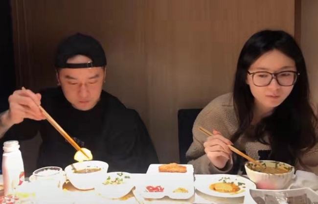 蒋劲夫绯闻女友图片(蒋劲夫近照撞脸钱枫)