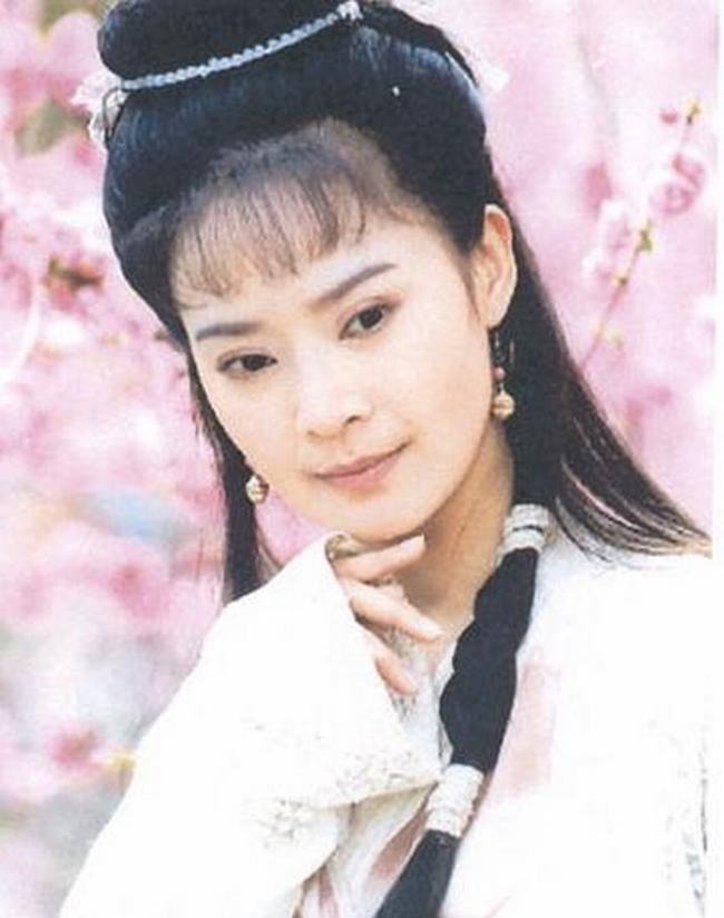 琼瑶女郎俞小凡近况(44岁俞小凡和老公)