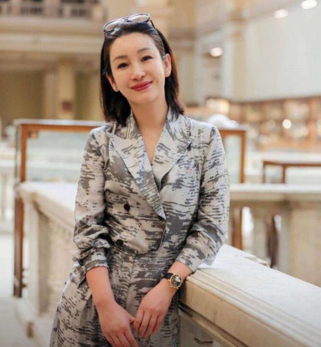 秦海璐生气王新军会哄他吗(秦海璐王新军恩爱瞬间)