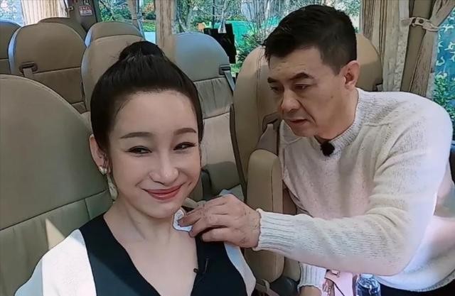 秦海璐生气王新军会哄他吗(秦海璐王新军恩爱瞬间)
