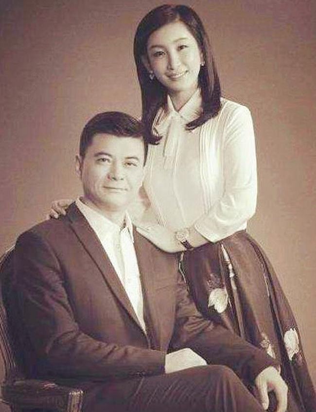 秦海璐生气王新军会哄他吗(秦海璐王新军恩爱瞬间)