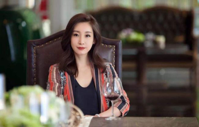 秦海璐生气王新军会哄他吗(秦海璐王新军恩爱瞬间)